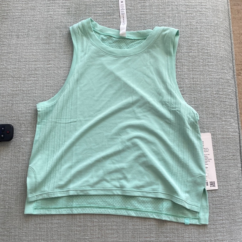 Train to be tank size 4 NWT